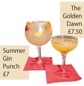 Summer Gin Punch £7（左）The Golden Dawn £7.50（右）