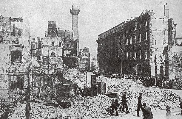 イースター蜂起で建物が崩壊したダブリンのサックヴィル・ストリート