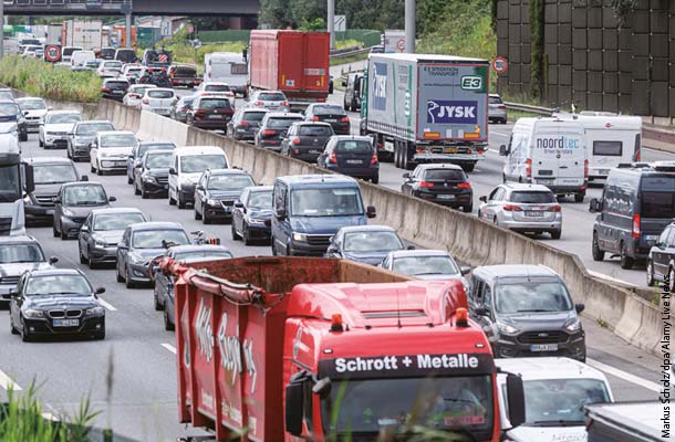 交通によるCO排出量の多さが目標達成の足かせの一つになっている