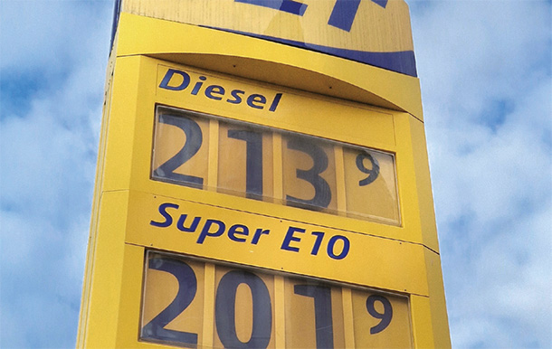 イラン戦争勃発後、ドイツのガソリンスタンドでは、一時ディーゼル用軽油価格