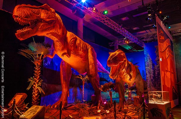 DINO WORLD: EINE REISE IN DIE WELT DER GIGANTEN