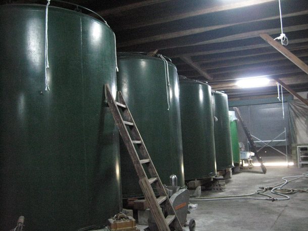 酒蔵の発酵タンク