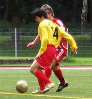 スタミナと技術でドイツ人との体格の差 を埋める