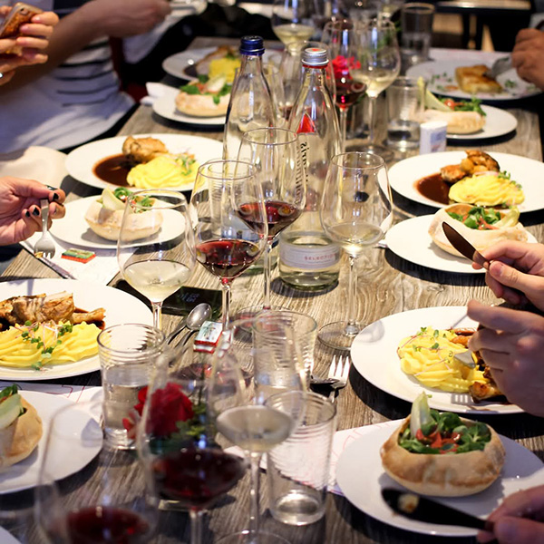 Schweizer Restaurant à la carte in der Schweizer Kochschule