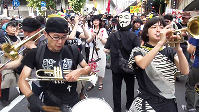 高円寺で行われたデモ