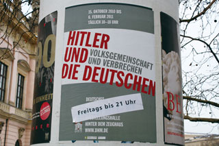 ヒトラー展のポスター