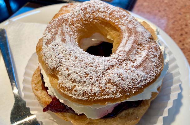 鑑賞後は、美術館から徒歩1分のBäckerei Möbiusで休憩。ケーキがおいしかったです