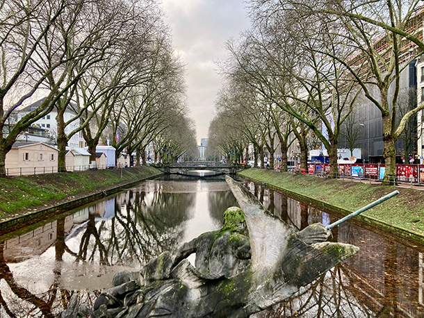 ケーニヒスアレーとはドイツ語で「王様の散歩道」という意味