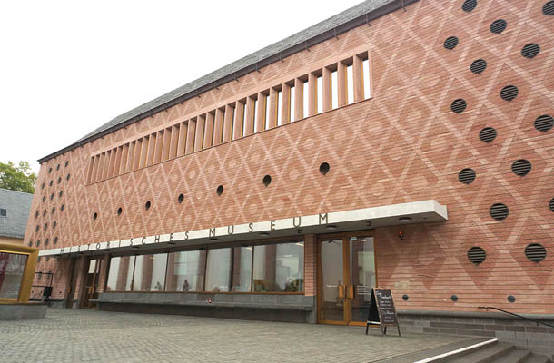 Junges Museumは歴史博物館の中にある