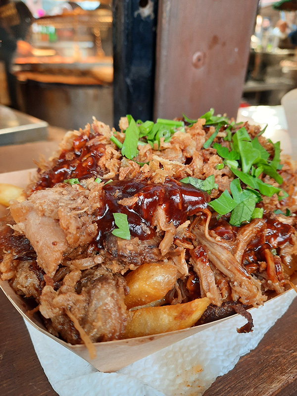 5層の高さのクリスマスピラミッド