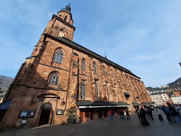 存在感のある聖霊教会