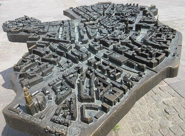 ブロンズの市街模型