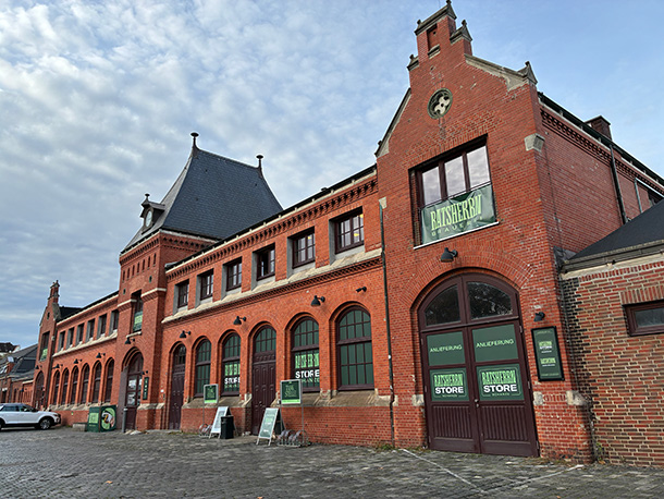 醸造所の見学ツアーもあります