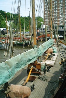 帆船博物館に停泊している船
