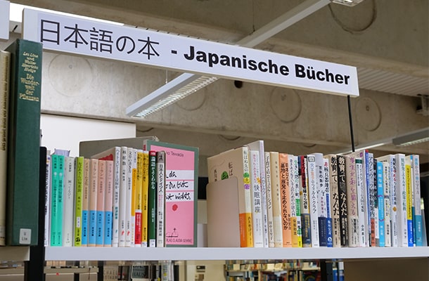 絵本、漫画に加え、小説などもあります