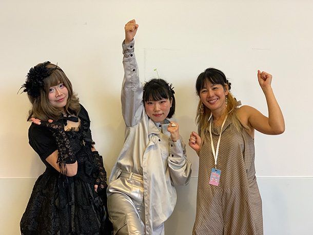 美声を披露したSHIROKUさん、Yukkaさん、NILO さん（左から）