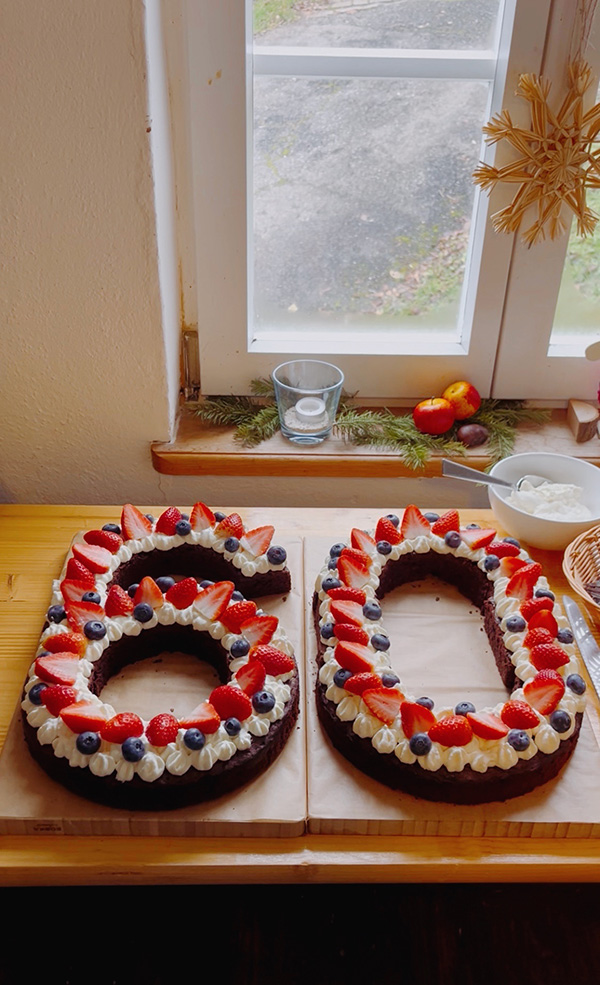 友人作の「還暦ケーキ」