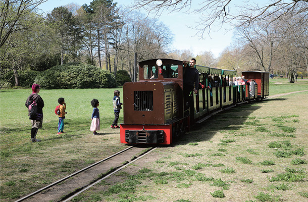 ブリッツ庭園内を周遊する公園鉄道