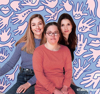 ラウラとマリアをはじめ、設立のきっかけとなったラウラの姉のジャミ（写真中央）もまた、チームの一員としてTalking Handsの活動をサポートしている