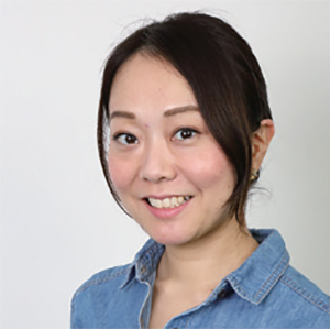コウゴ アヤコ