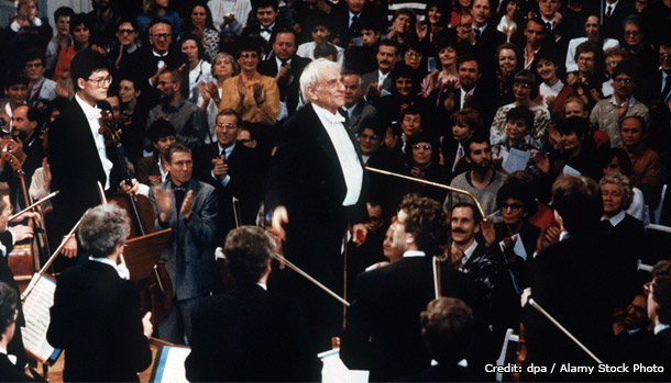 1989年12月25日にベルリンで「第九」を演奏したバーンスタイン