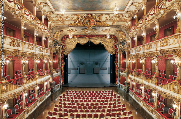 キュビリエ劇場