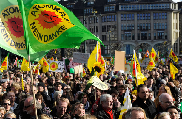 原発反対デモの様子