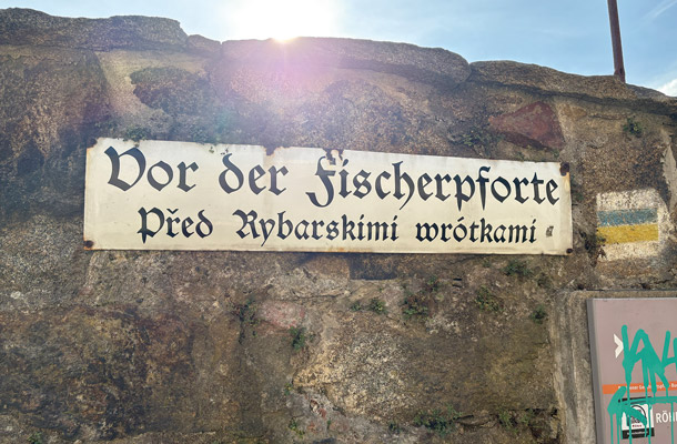 街路標識に両言語