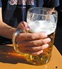 ビールの持ち方
