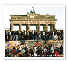 ベルリンの壁崩壊から25周年